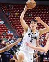 kaiyun-开拓者夏联主帅：杨瀚森打得很棒 他对自己很严格&amp;告诉他要放松点