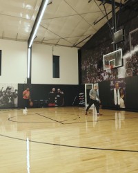 开云体育官网-利拉德社媒发布训练动态：球场回归，展示投篮与跑步训练片段